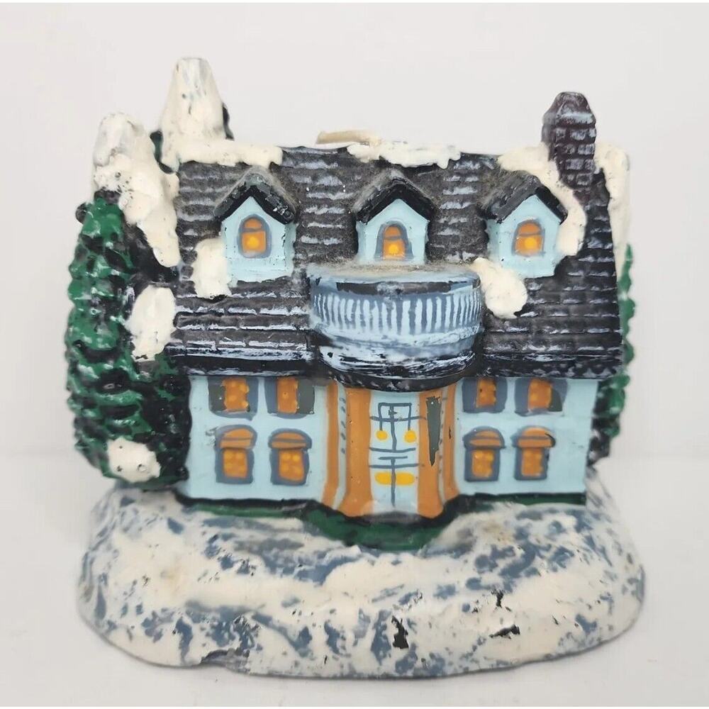 Vintage Winter Mansion Candle 4.5" x 3.5" SKU H166